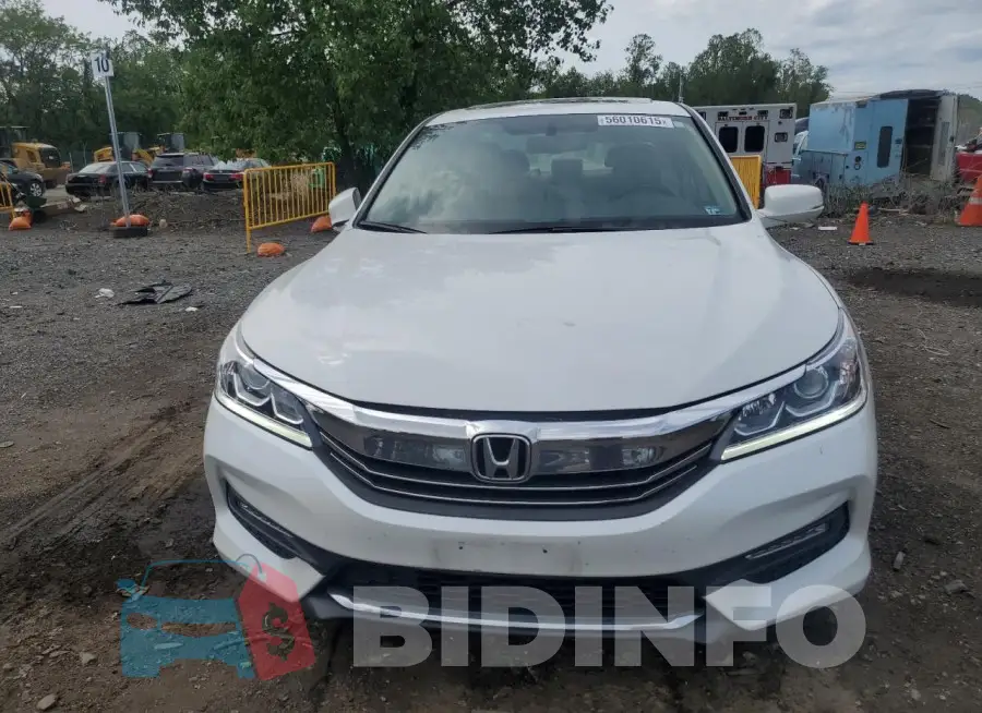 1HGCR2F87HA116122 Photo# 5