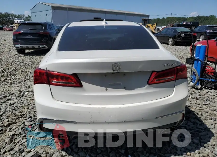 19UUB2F42KA008570 Photo# 6