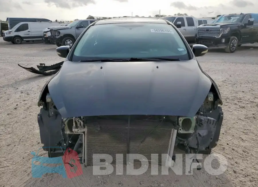 1FADP3M23JL269271 Photo# 5