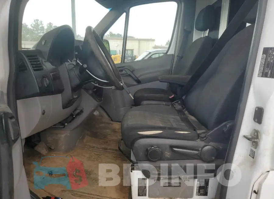 WD3PF4CC4GP240836 Photo# 7