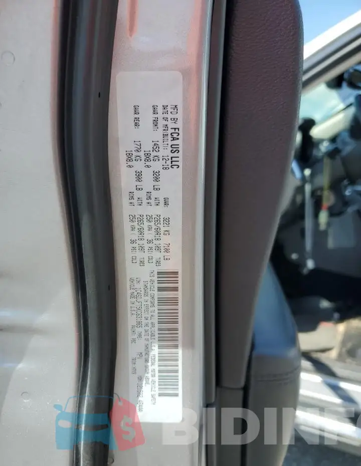 1C4SDJFT5KC631865 Photo# 13