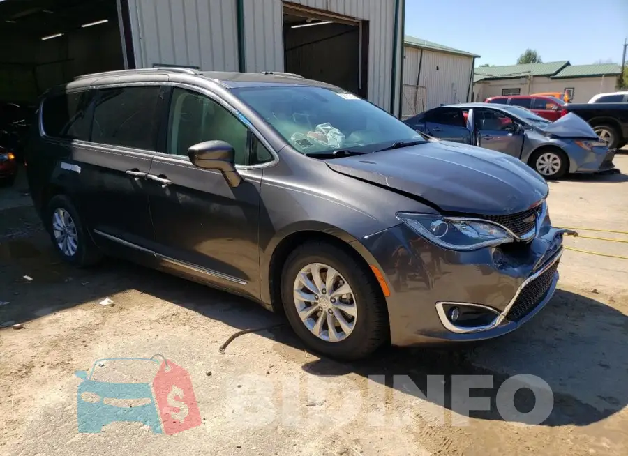 2C4RC1BG6HR503502 Photo# 4