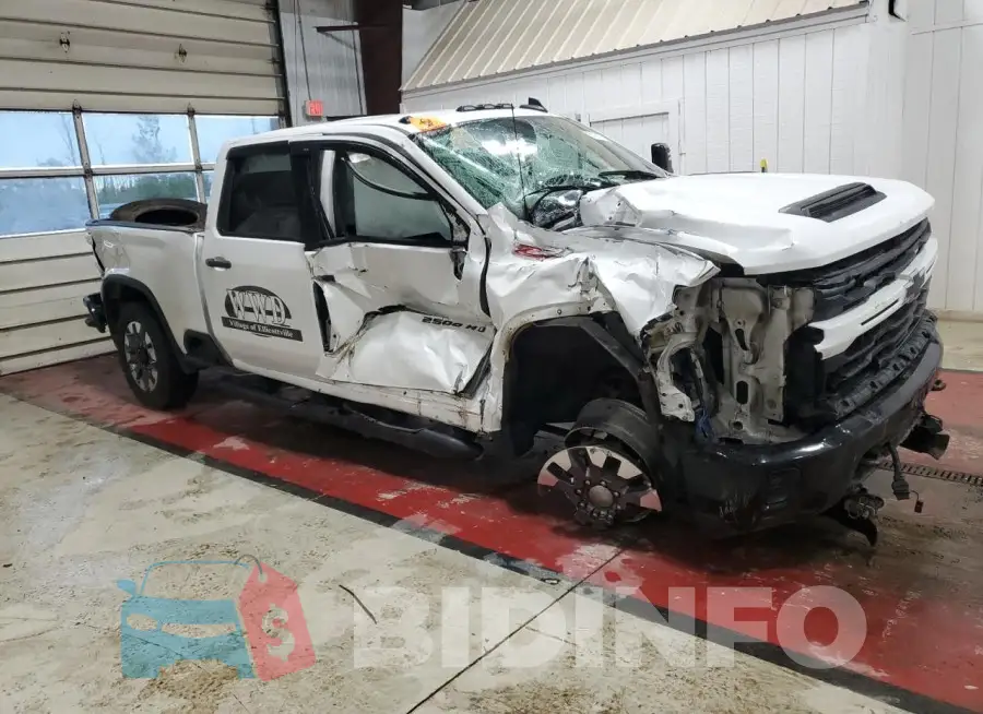 2GC4YME76R1101357 Photo# 4