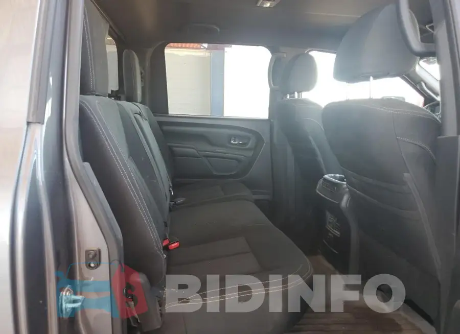1N6BA1F44JN529068 Photo# 10