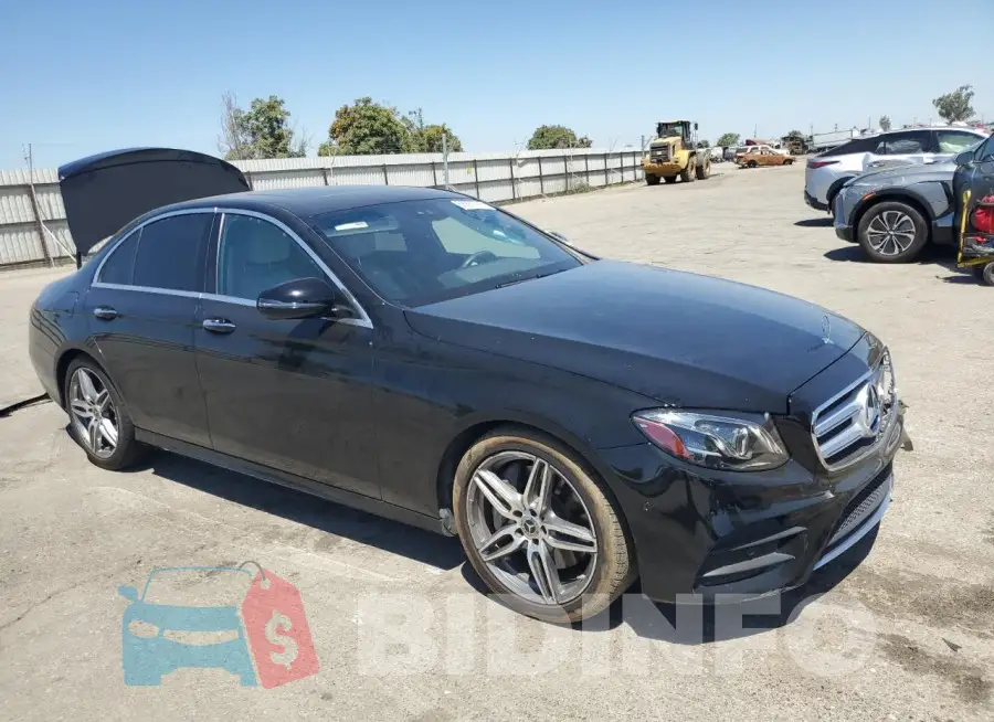 WDDZF4JB4HA271152 Photo# 4