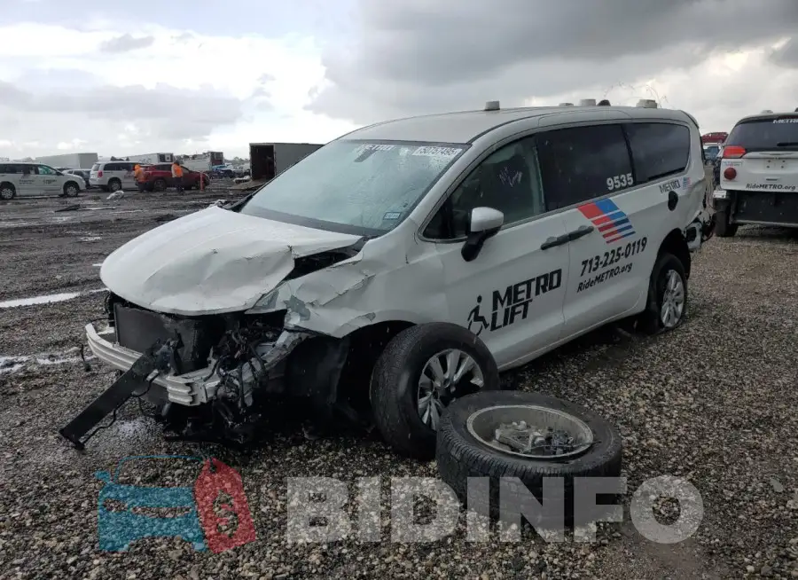 2C4RC1AG2MR503914 Photo# 1