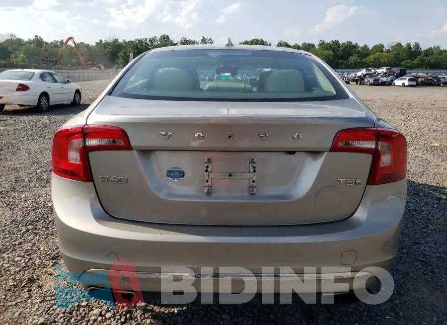 LYV402FK6GB102003 Photo# 6
