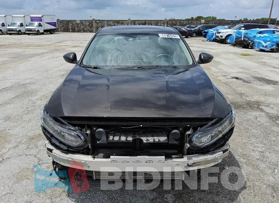1HGCV1F46JA102883 Photo# 5