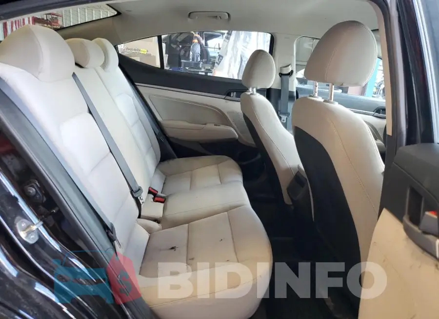 5NPD84LF3JH232386 Photo# 10