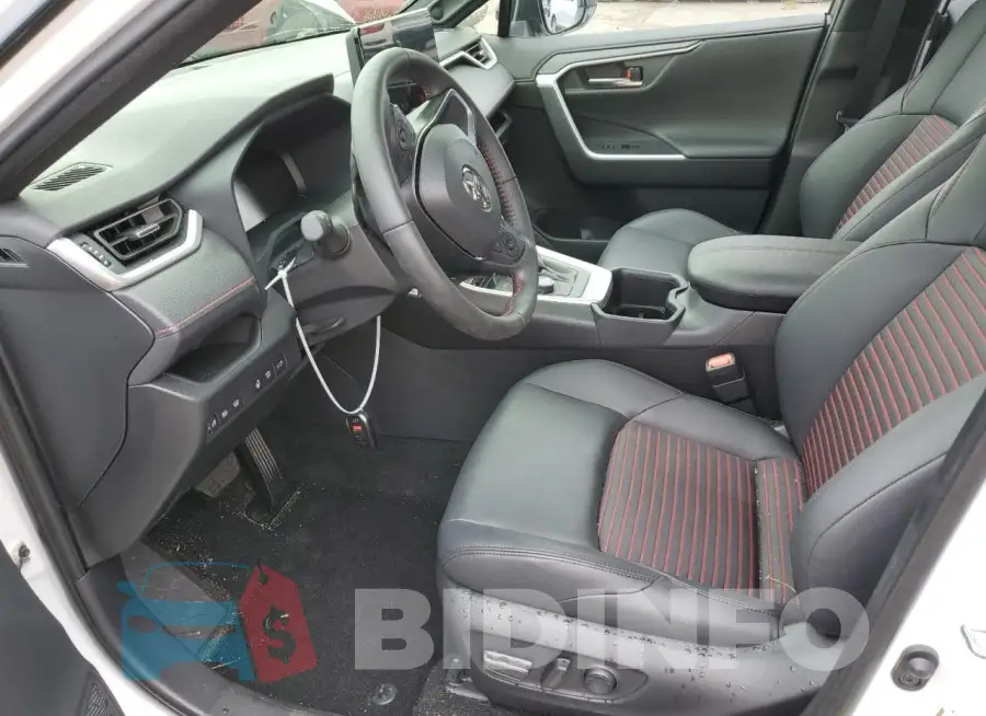 JTMEB3FV6PD152498 Photo# 7