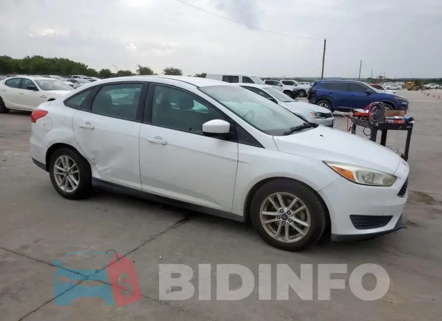 1FADP3F28JL302794 Photo# 4