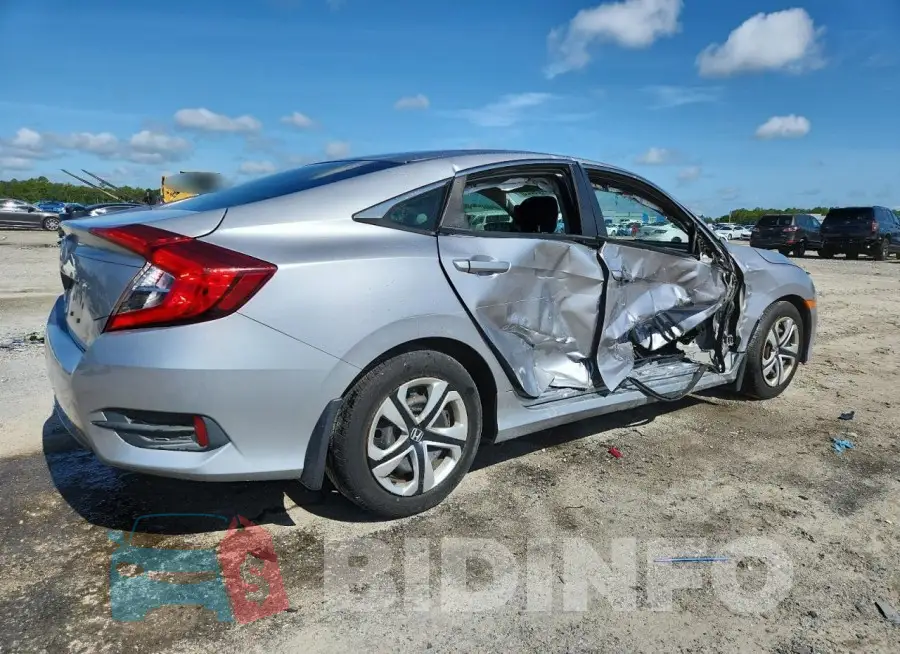 19XFC2F5XGE008169 Photo# 3