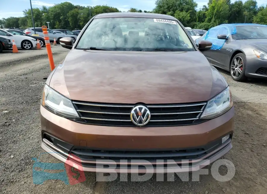 3VWB67AJ2HM410683 Photo# 5