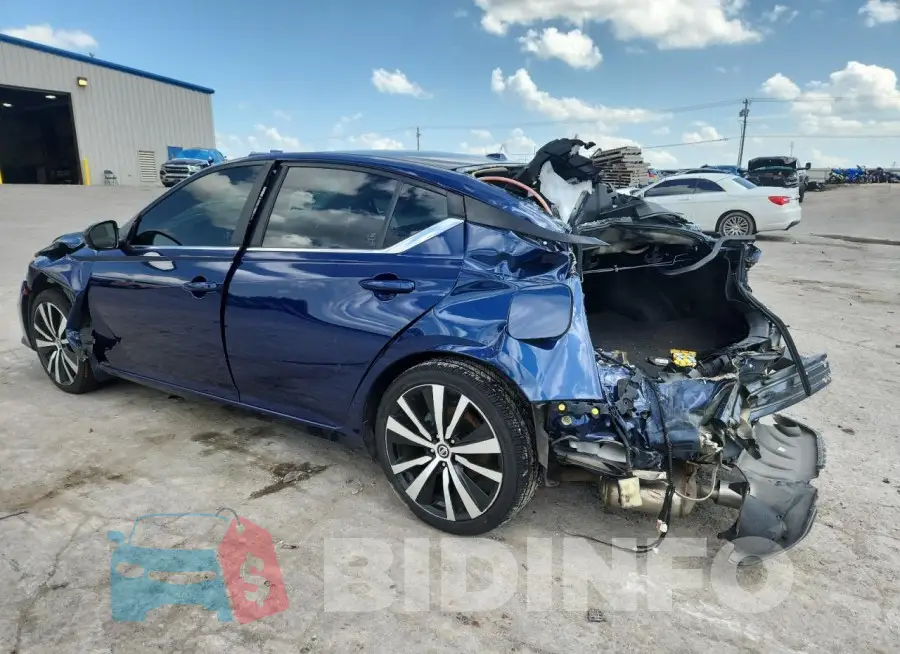 1N4BL4CV3KC247583 Photo# 2