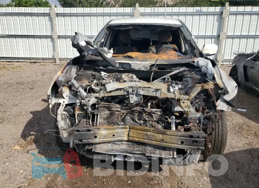 KNMAT2MV8JP554747 Photo# 5