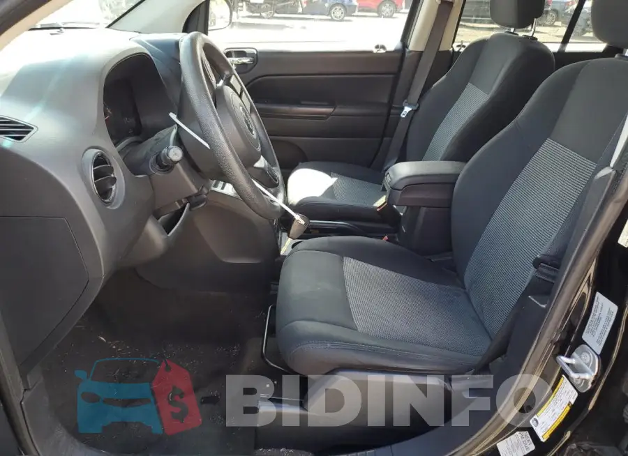1C4NJCBA3GD742941 Photo# 7