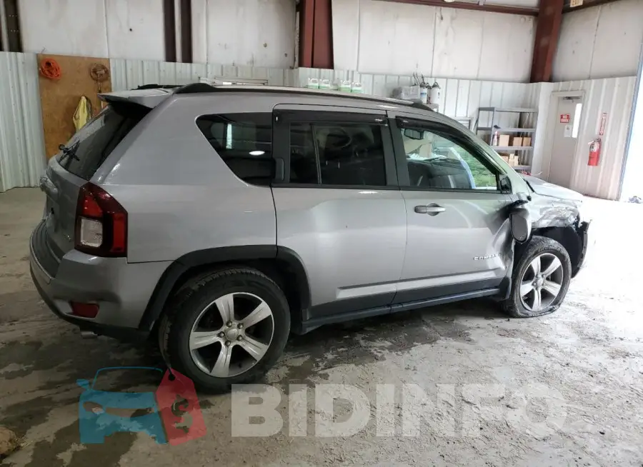 1C4NJDEB9HD137057 Photo# 3