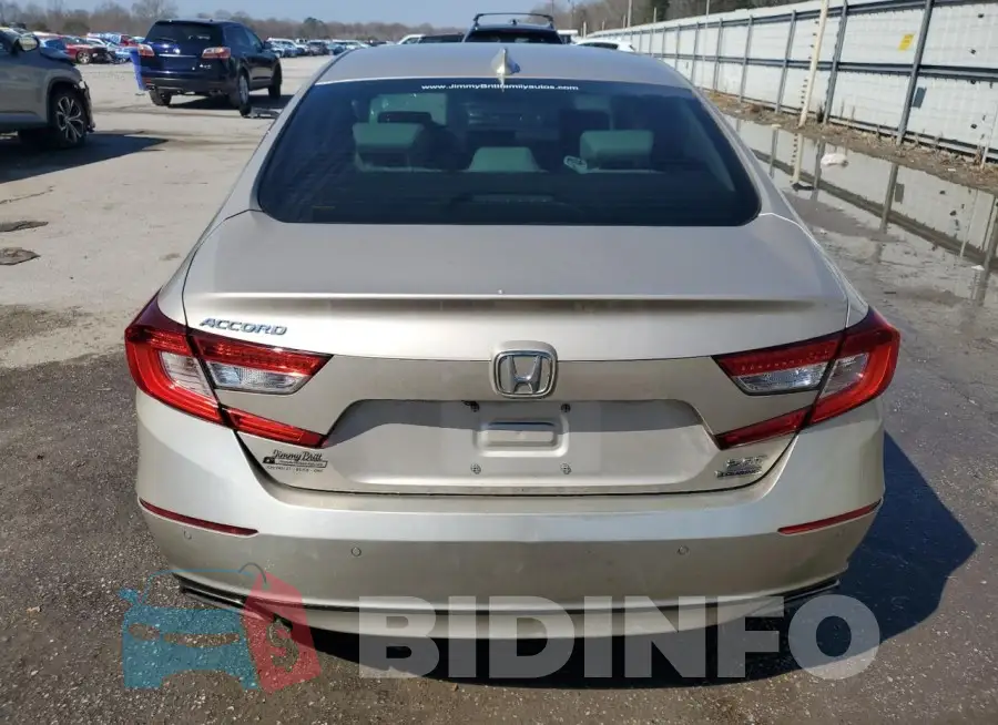 1HGCV2F92KA033189 Photo# 6