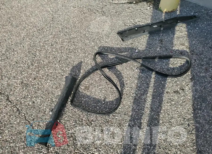 JTMW1RFV9KD010293 Photo# 13