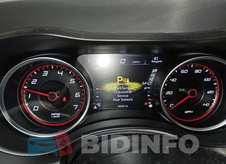 2C3CDXBG4PH704197 Photo# 9