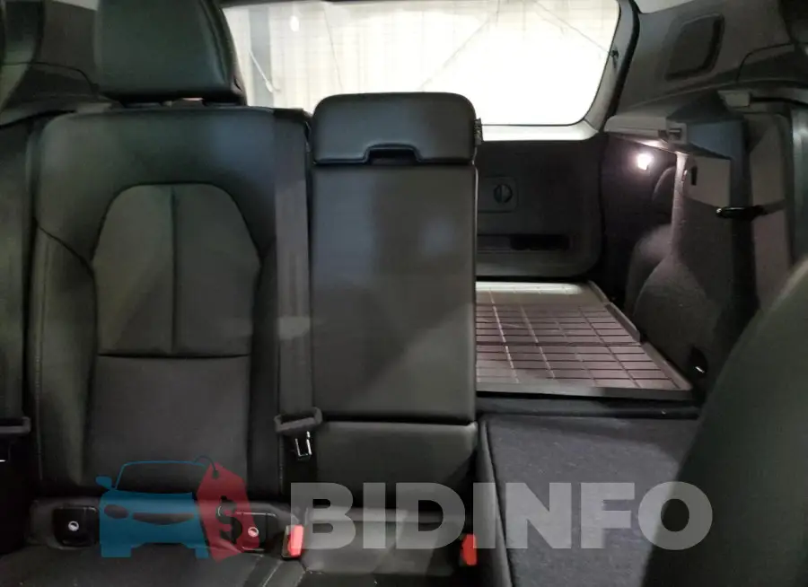YV4162XZ8K2020603 Photo# 10