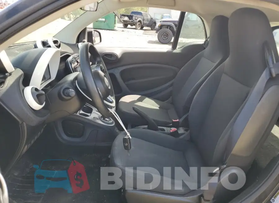 WMEFJ5DA1GK056472 Photo# 7