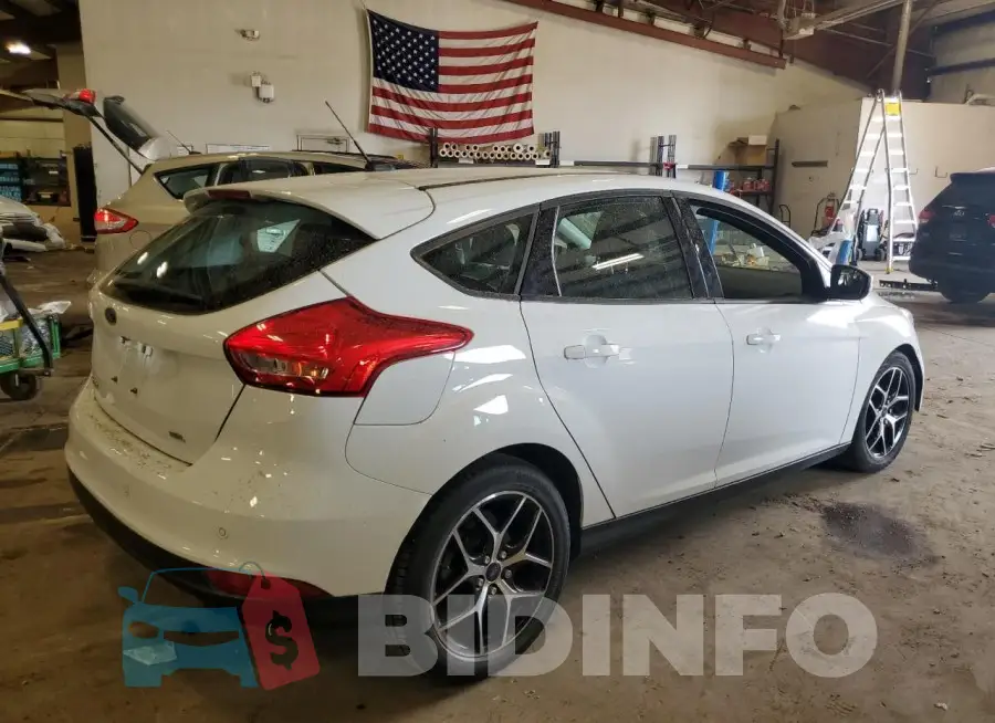 1FADP3M22HL243996 Photo# 3
