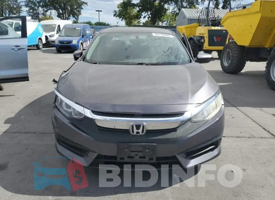 19XFC2F70HE220095 Photo# 5