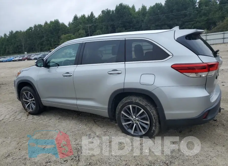 5TDJZRFH0JS857252 Photo# 2