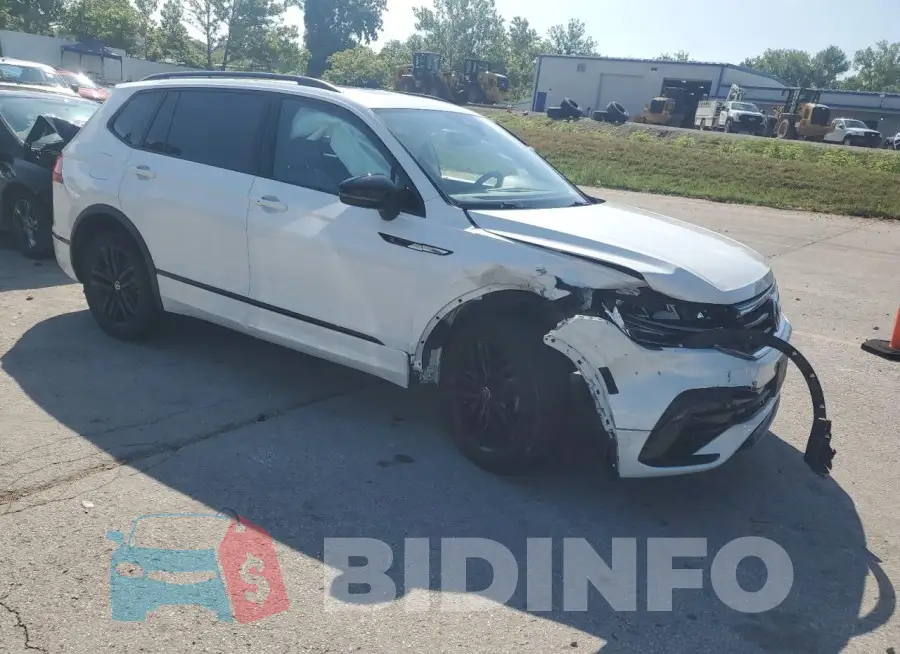3VVCB7AX8NM058147 Photo# 4