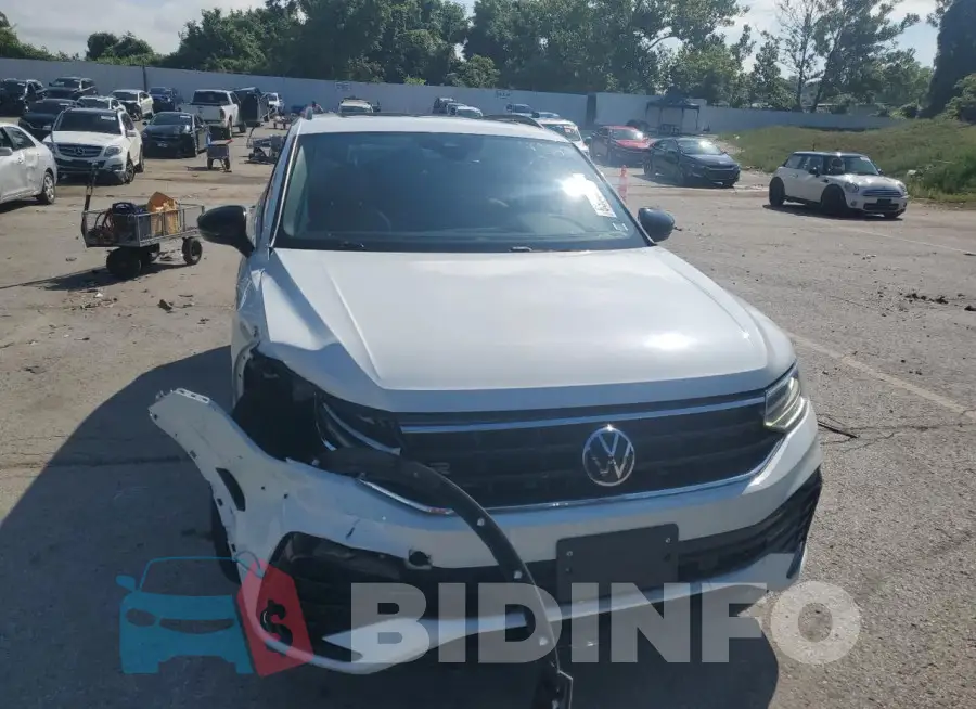 3VVCB7AX8NM058147 Photo# 5