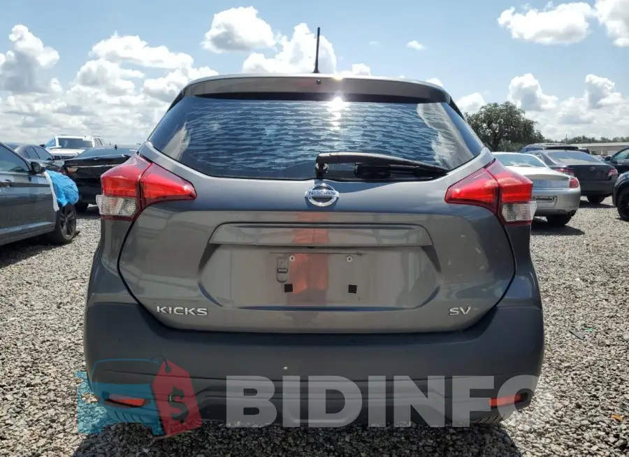 3N1CP5CU4JL518172 Photo# 6