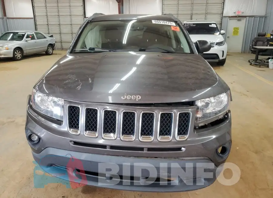 1C4NJCBAXHD147358 Photo# 5