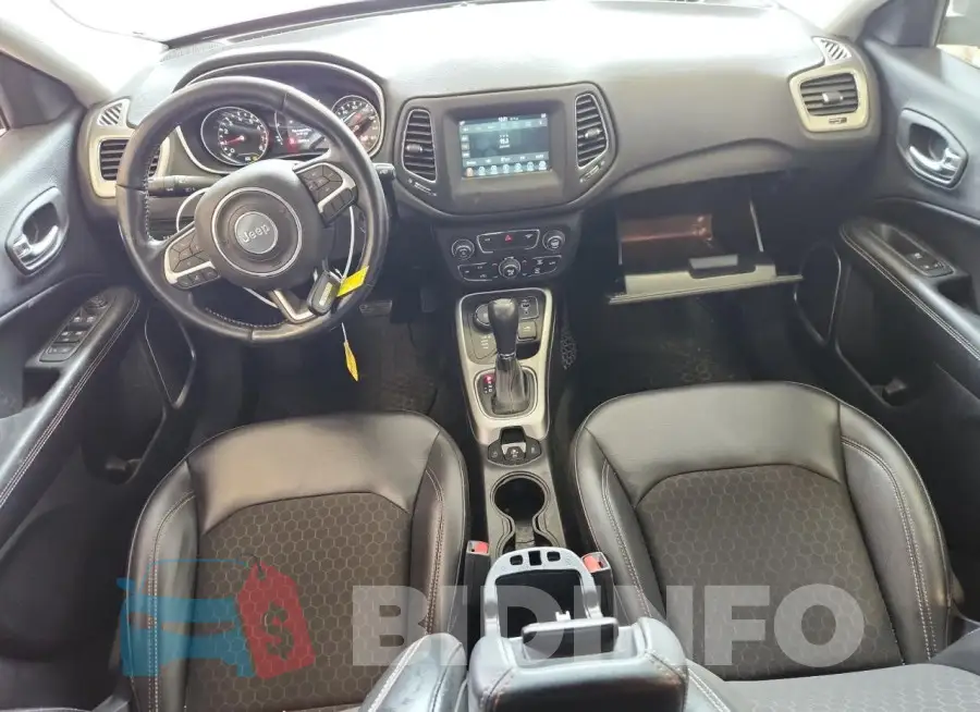 3C4NJDBB8LT150096 Photo# 8