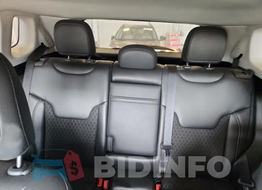 3C4NJDBB8LT150096 Photo# 10