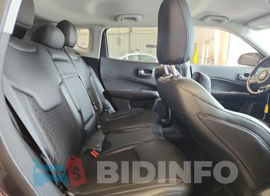3C4NJDBB8LT150096 Photo# 11
