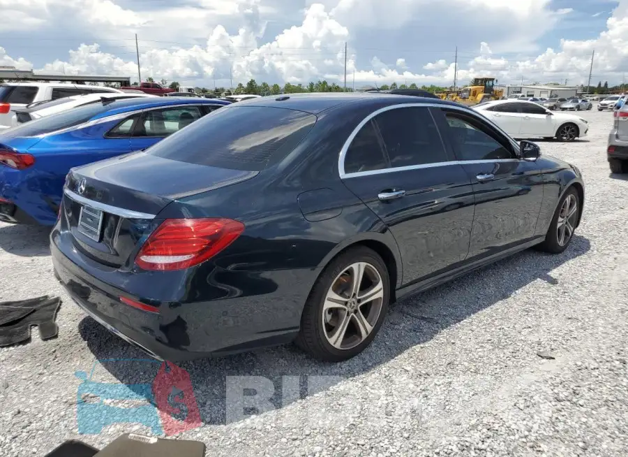 WDDZF4JB9JA428552 Photo# 3