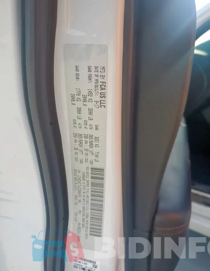 1C4SDHCTXJC209070 Photo# 13