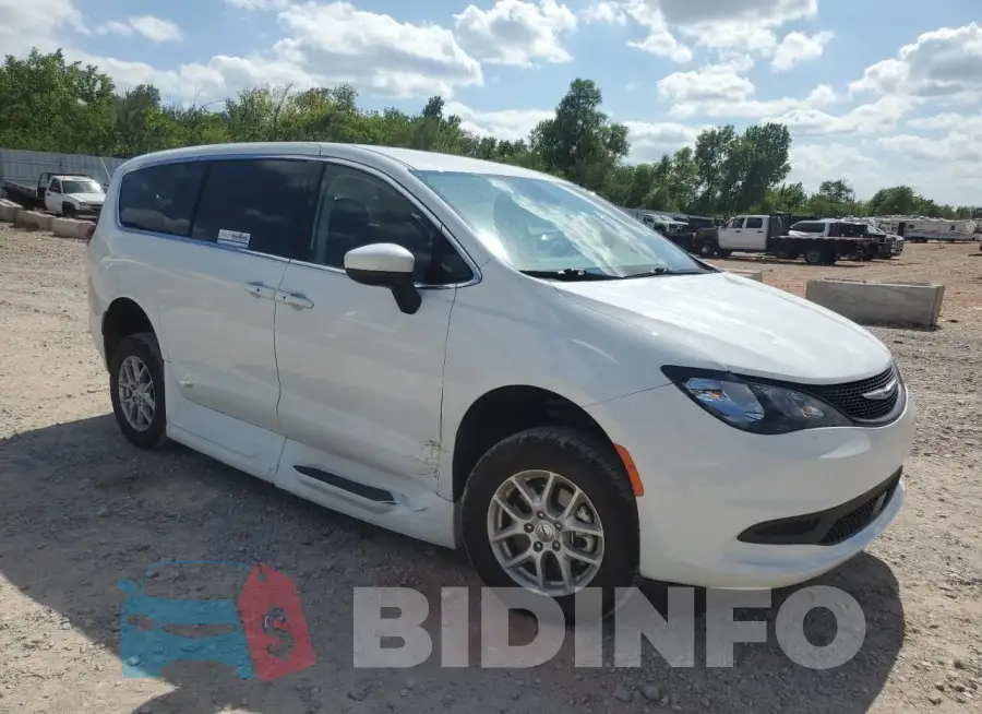 2C4RC1CGXNR163443 Photo# 4