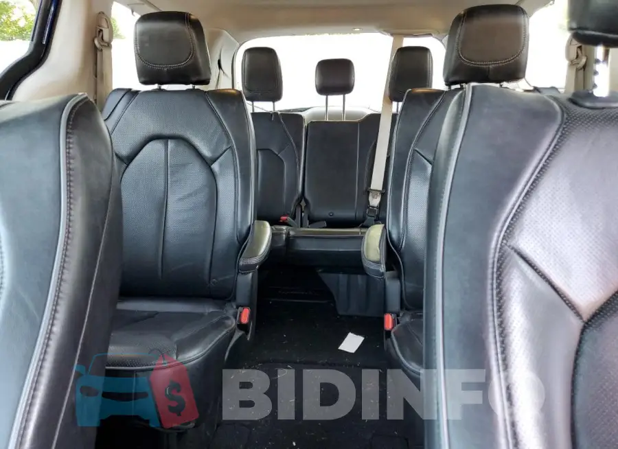 2C4RC1GGXJR228375 Photo# 10