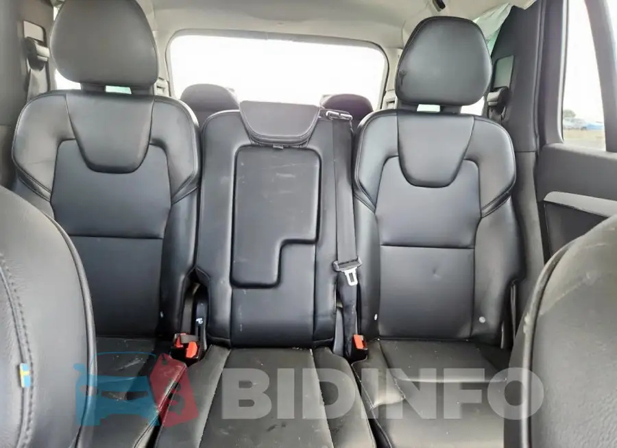 YV4102CK8M1709981 Photo# 10