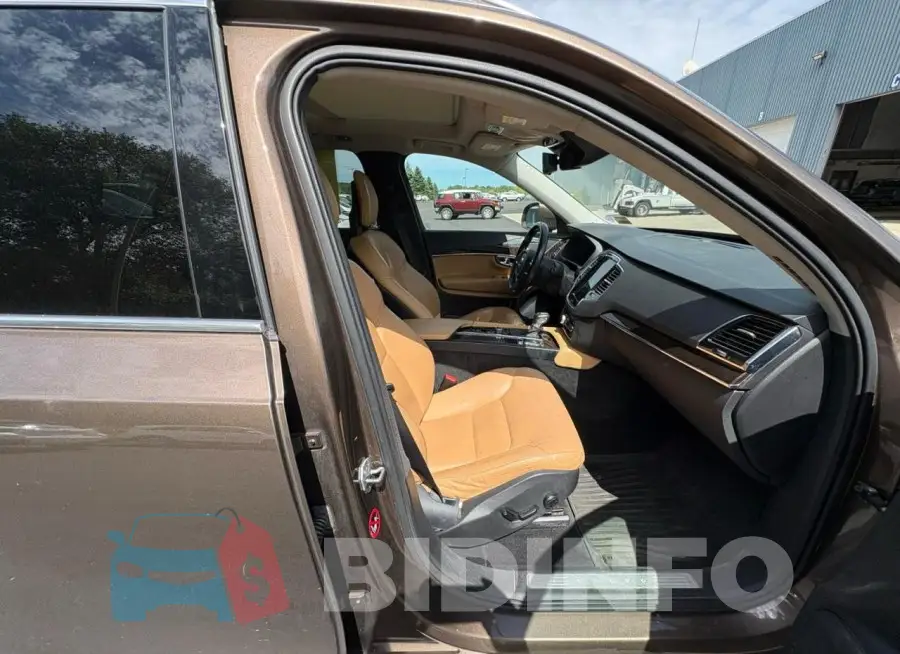 YV4A22PK2G1013285 Photo# 5