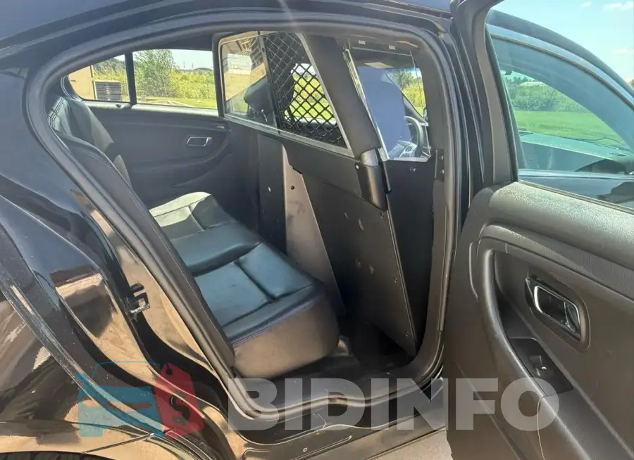1FAHP2L89JG142406 Photo# 6