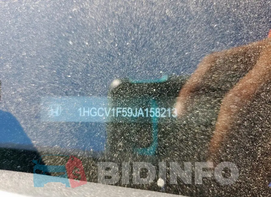1HGCV1F59JA158213 Photo# 12