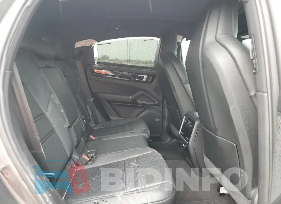 WP1BA2AY2PDA25179 Photo# 10