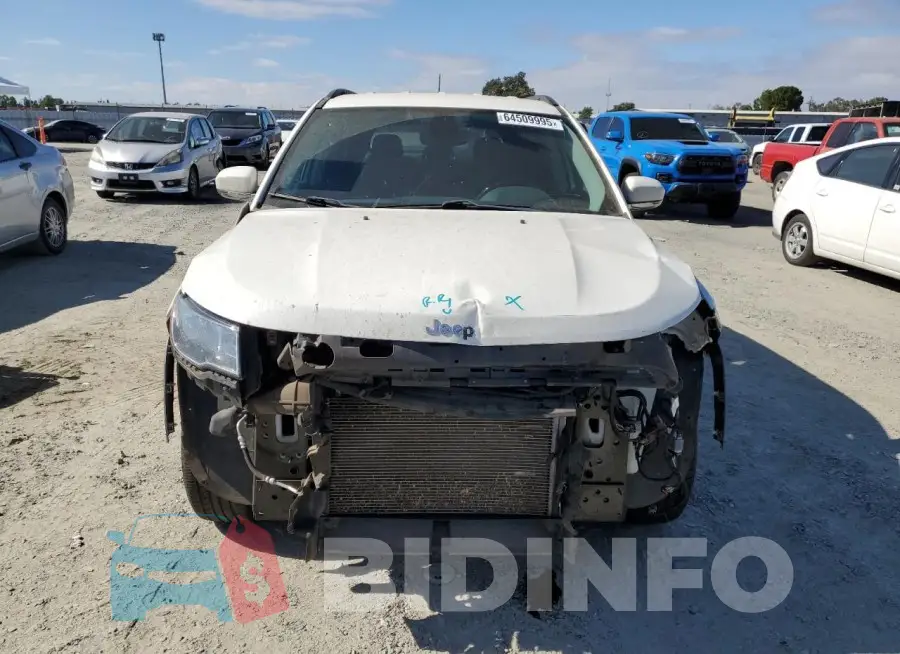 3C4NJCCB8LT128771 Photo# 5