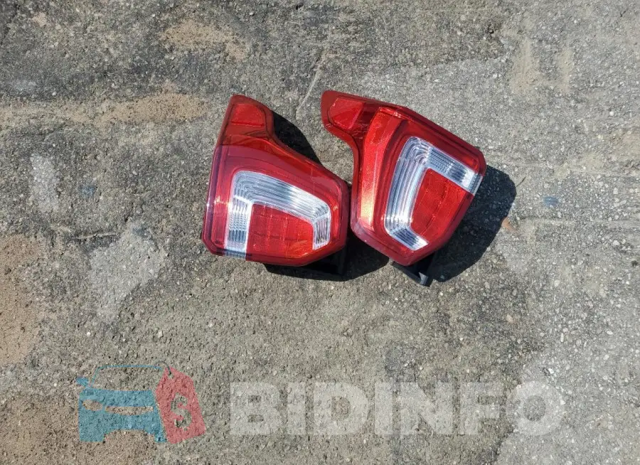 1FM5K8HT5JGB07742 Photo# 13