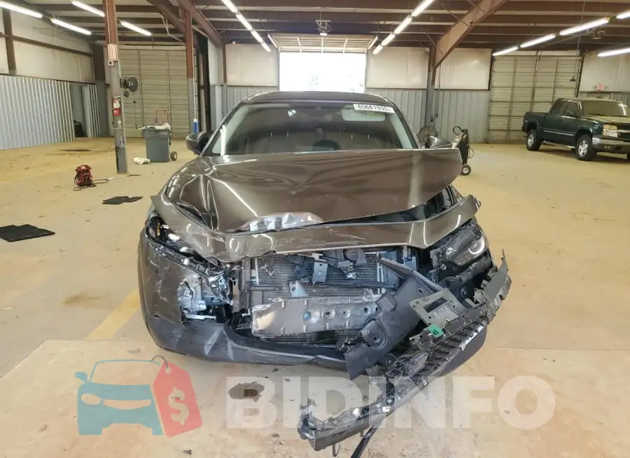 3MVDMACL6MM213814 Photo# 5