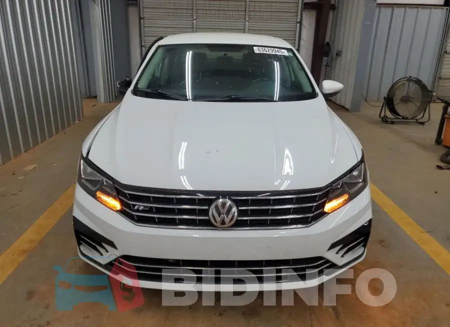 1VWDT7A39HC046864 Photo# 5