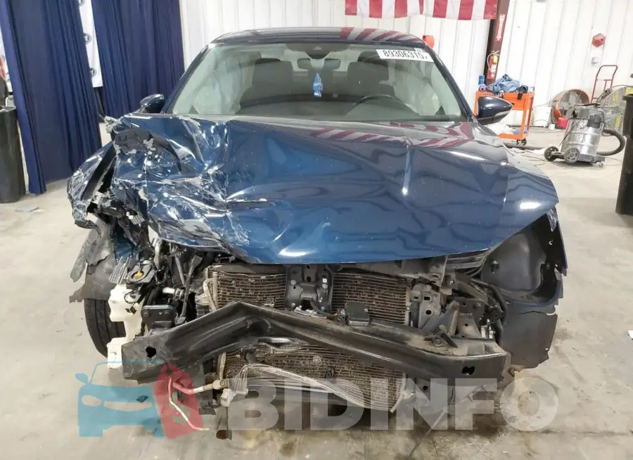 1VWMA7A36KC006738 Photo# 5